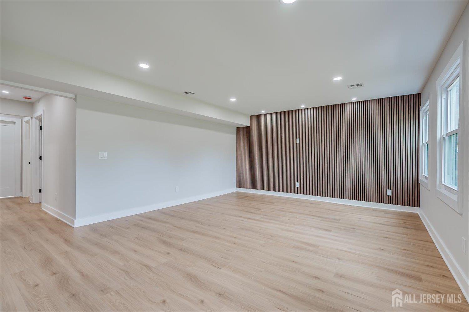 Piscataway, New Jersey, 08854, United States, 5 Bedrooms Bedrooms, ,3 BathroomsBathrooms,Residential,For Sale,2048679