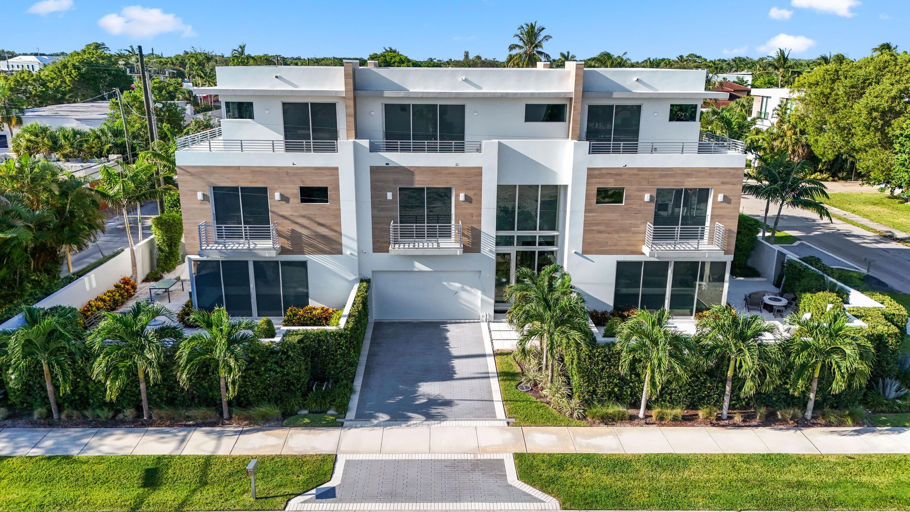 Delray Beach, Florida, 33483, United States, 3 Bedrooms Bedrooms, ,4 BathroomsBathrooms,Residential,For Sale,1940237