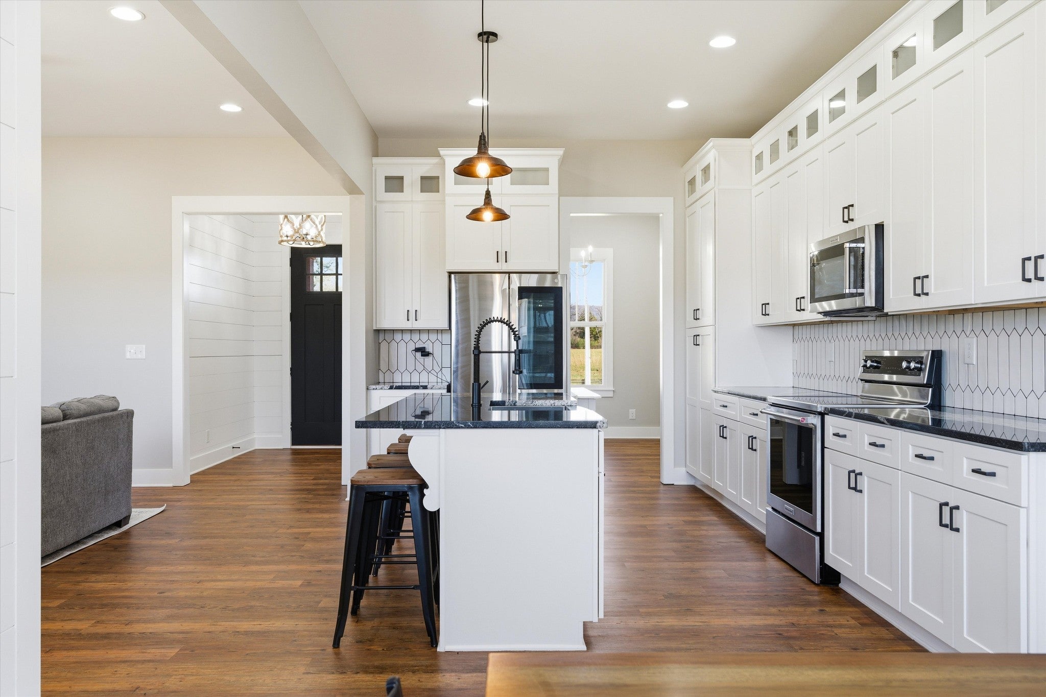 McMinnville, Tennessee, 37110, United States, 3 Bedrooms Bedrooms, ,2 BathroomsBathrooms,Residential,For Sale,2006562