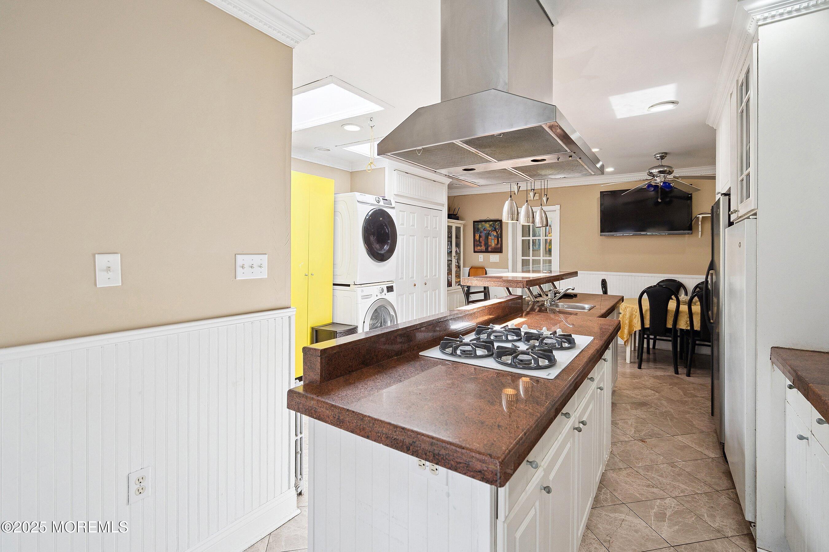 Jersey City, New Jersey, 07307, United States, 7 Bedrooms Bedrooms, ,4 BathroomsBathrooms,Residential,For Sale,1904404