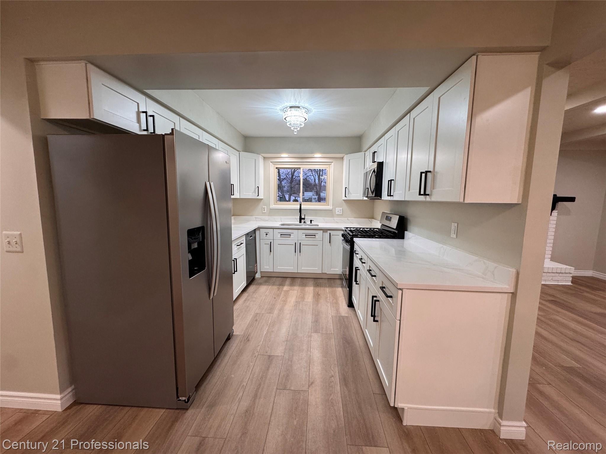 Troy, Michigan, 48085, United States, 4 Bedrooms Bedrooms, ,3 BathroomsBathrooms,Residential,For Sale,2009052