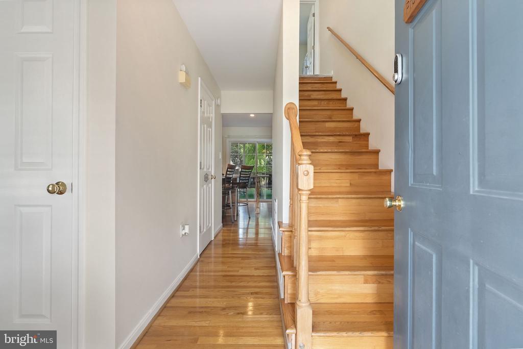 Winchester, Virginia, 22601, United States, 3 Bedrooms Bedrooms, ,3 BathroomsBathrooms,Residential,For Sale,1906316