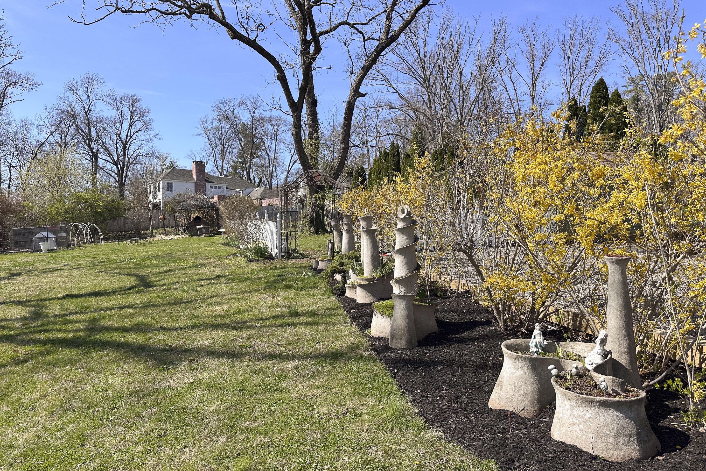  18th Century Charm and Captivating Grounds Edging Stony Brook - 物件實景