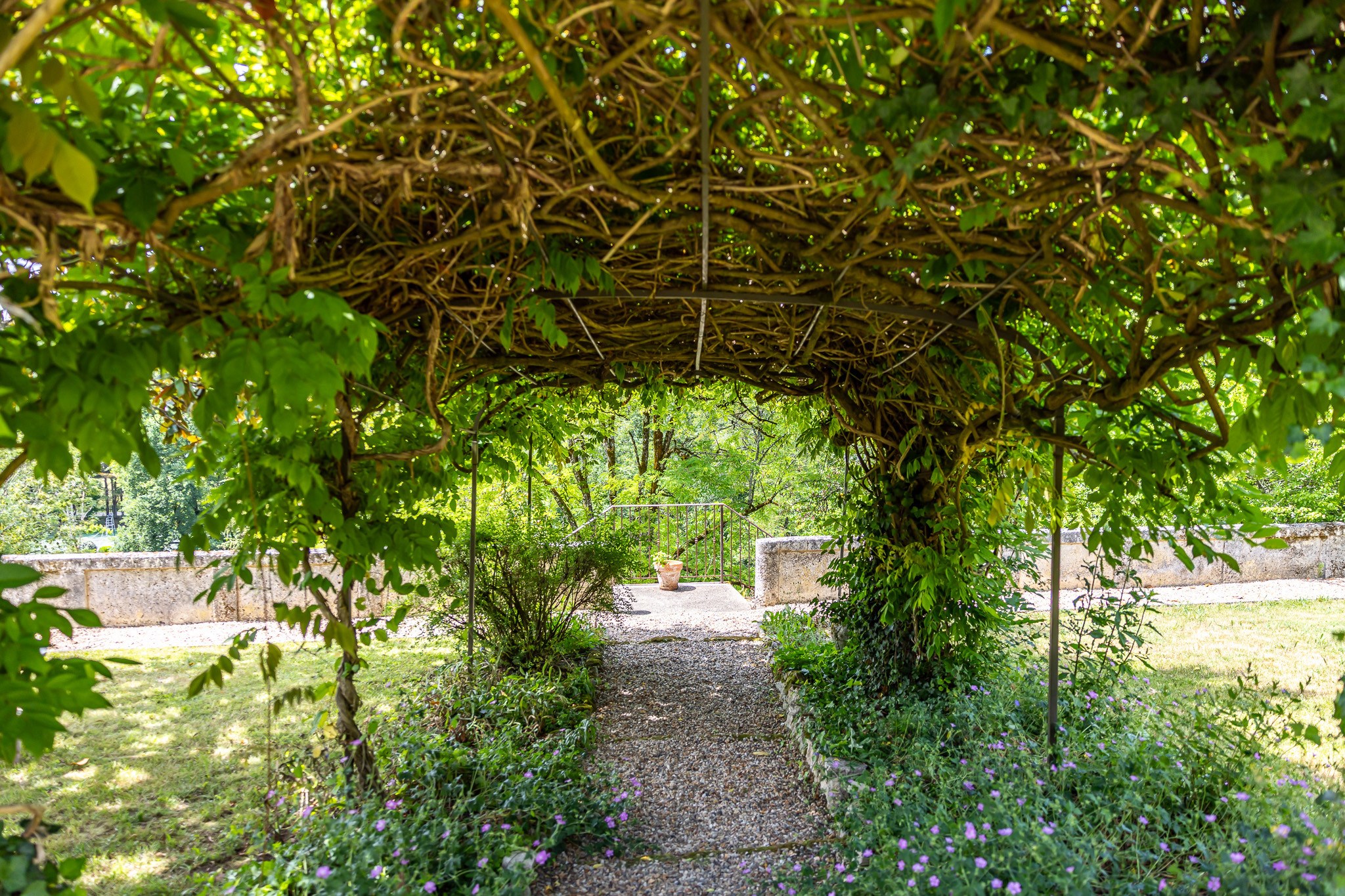  Between River and Enchanted Gardens: A Residence of Timeless Elegance - 物件實景