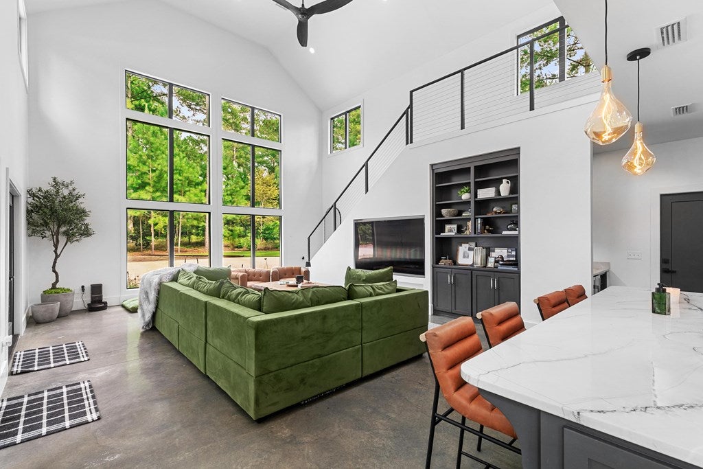 Webb, Alabama, 36376, United States, 3 Bedrooms Bedrooms, ,3 BathroomsBathrooms,Residential,For Sale,1917089