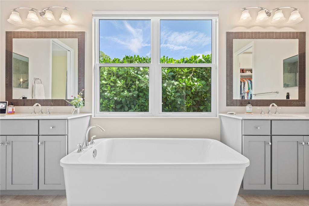 Venice, Florida, 34293, United States, 4 Bedrooms Bedrooms, ,3 BathroomsBathrooms,Residential,For Sale,2003156