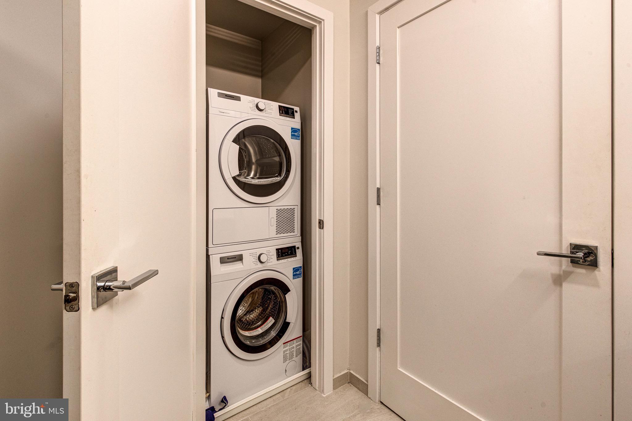 Washington, District of Columbia, 20003, United States, 2 Bedrooms Bedrooms, ,1 BathroomBathrooms,Residential,For Sale,1895194