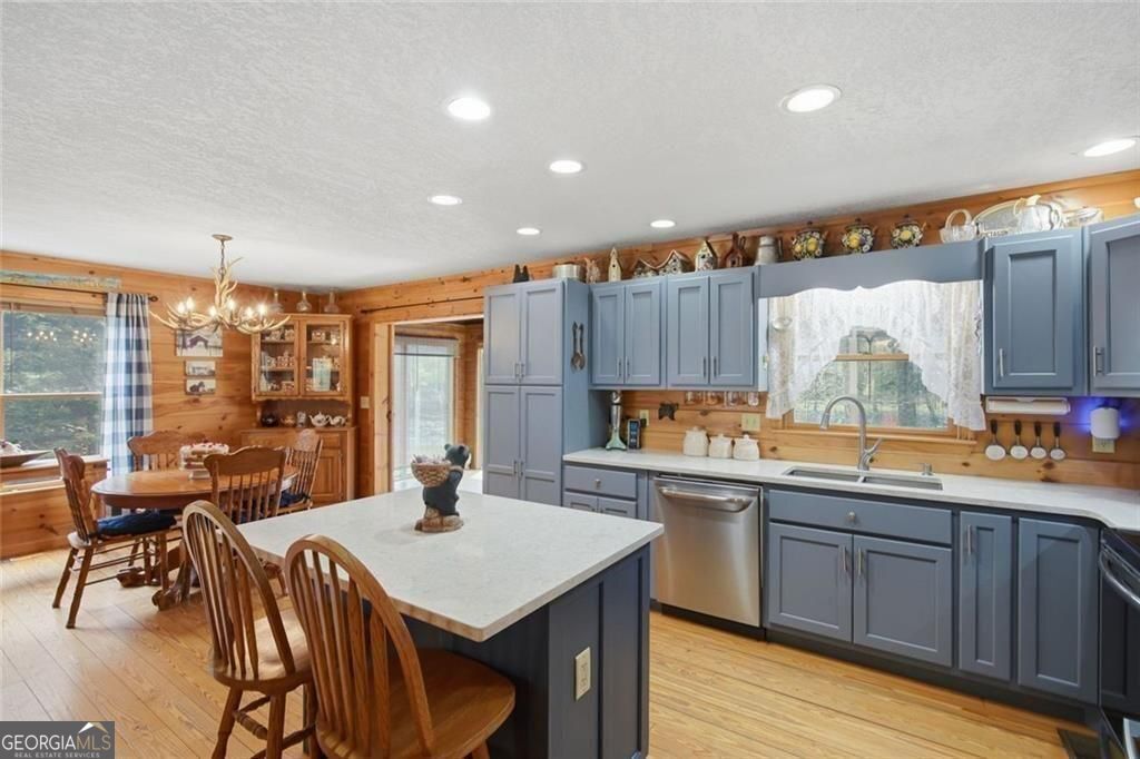 Ellijay, Georgia, 30540, United States, 3 Bedrooms Bedrooms, ,3 BathroomsBathrooms,Residential,For Sale,2036628