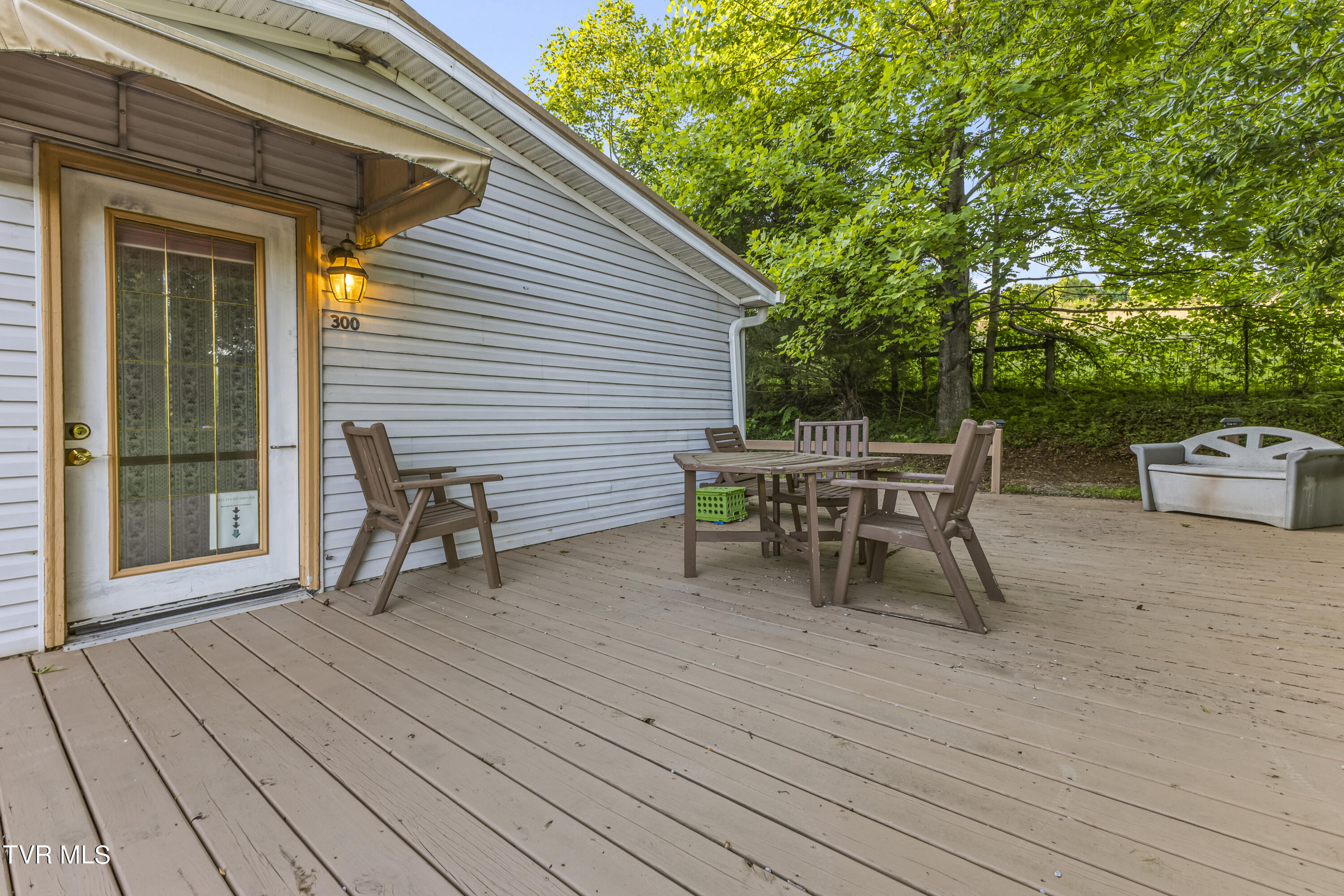 Jonesborough, Tennessee, 37659, United States, 3 Bedrooms Bedrooms, ,3 BathroomsBathrooms,Residential,For Sale,1888653