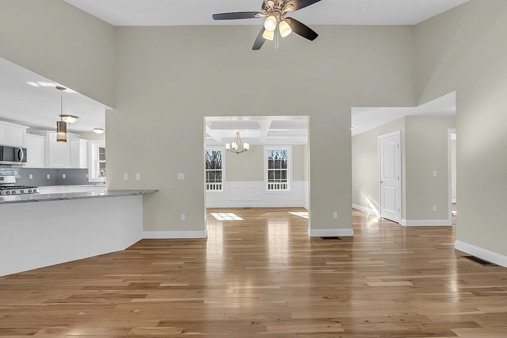 Leominster, Massachusetts, 01453, United States, 3 Bedrooms Bedrooms, ,2 BathroomsBathrooms,Residential,For Sale,1826440