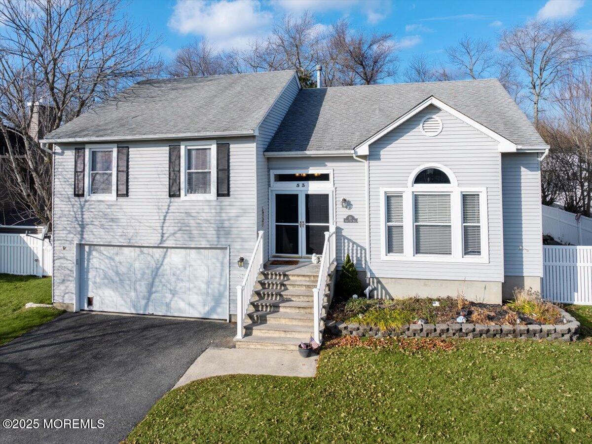 Howell, New Jersey, 07731, United States, 4 Bedrooms Bedrooms, ,3 BathroomsBathrooms,Residential,For Sale,2005606