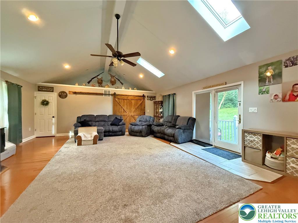 Allentown City, Pennsylvania, 18103, United States, 3 Bedrooms Bedrooms, ,2 BathroomsBathrooms,Residential,For Sale,1897296