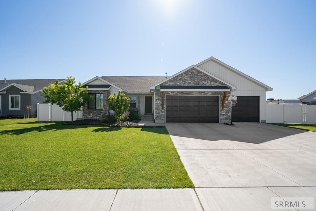 IDAHO FALLS, Idaho, 83402, United States, 6 Bedrooms Bedrooms, ,3 BathroomsBathrooms,Residential,For Sale,1980843