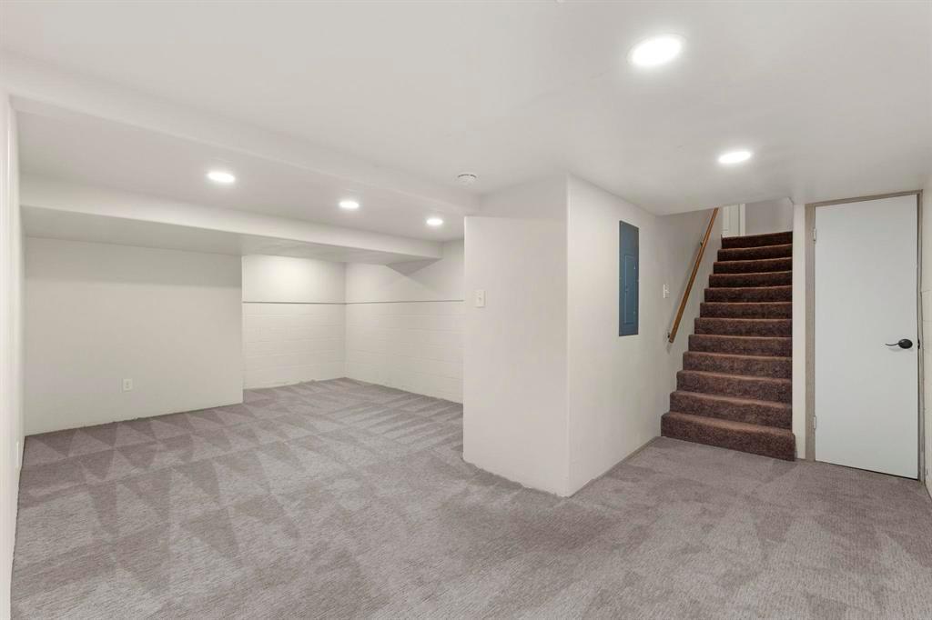Durango, Colorado, 81301, United States, 3 Bedrooms Bedrooms, ,2 BathroomsBathrooms,Residential,For Sale,1947970