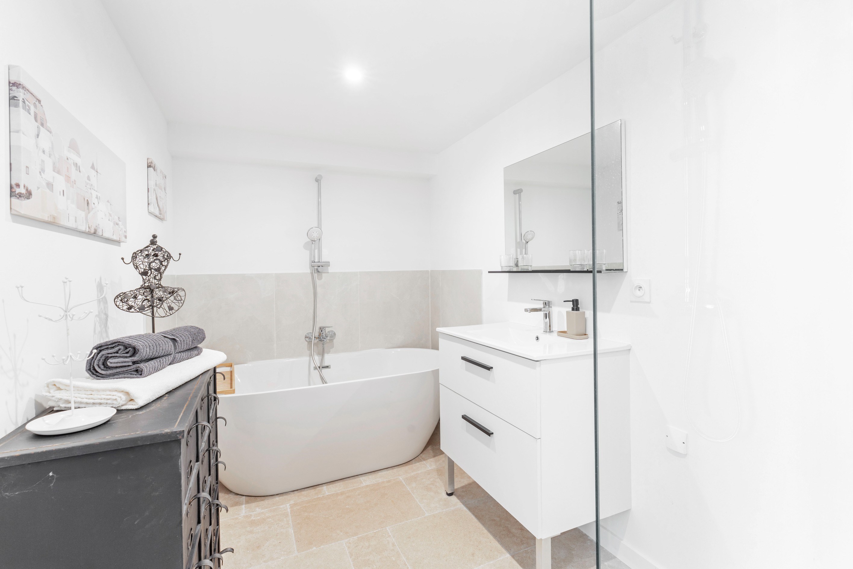  Gulf of Saint Tropez, renovated 300 sqm villa with six en suite bedrooms and po… - 物件實景