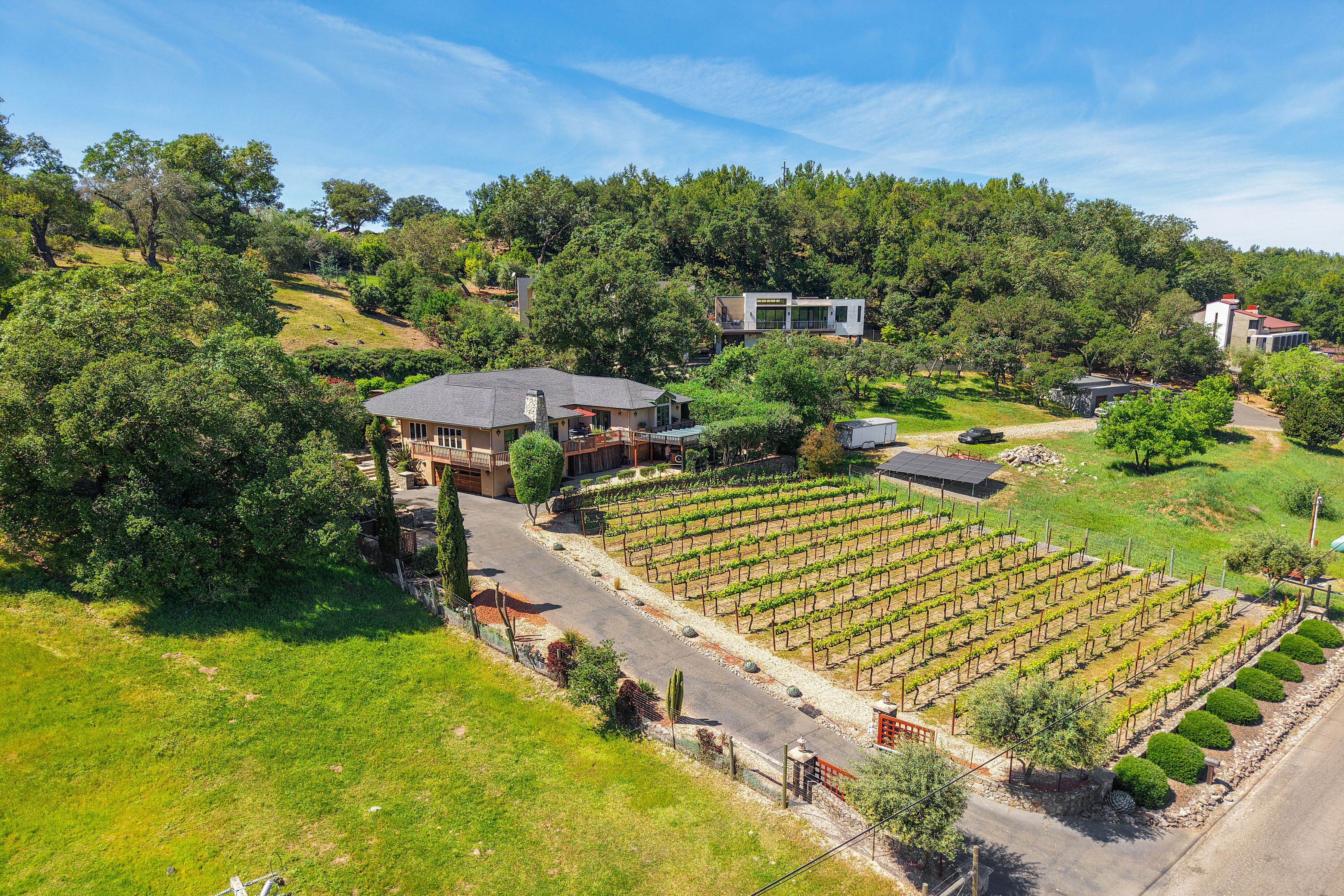  4111 Lovall Valley Road - 物件實景