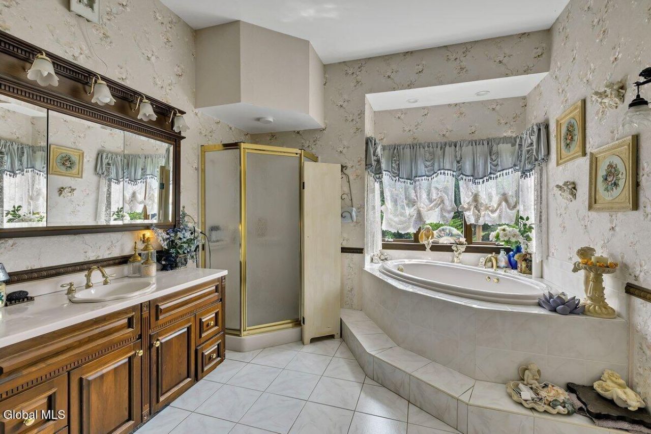 Greenville, New York, 12083, United States, 3 Bedrooms Bedrooms, ,3 BathroomsBathrooms,Residential,For Sale,1908320