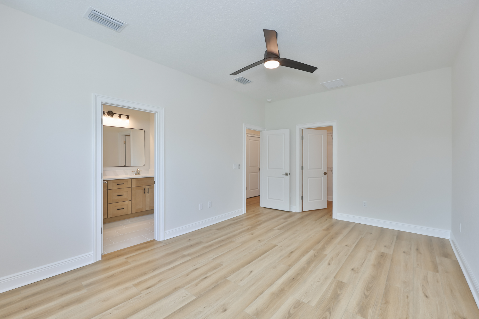 Tampa, Florida, 33607, United States, 3 Bedrooms Bedrooms, ,3 BathroomsBathrooms,Residential,For Sale,2049201