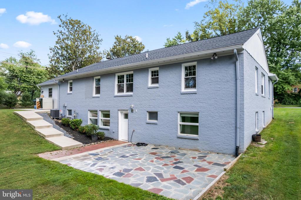 Falls Church, Virginia, 22043, United States, 5 Bedrooms Bedrooms, ,3 BathroomsBathrooms,Residential,For Sale,1977846