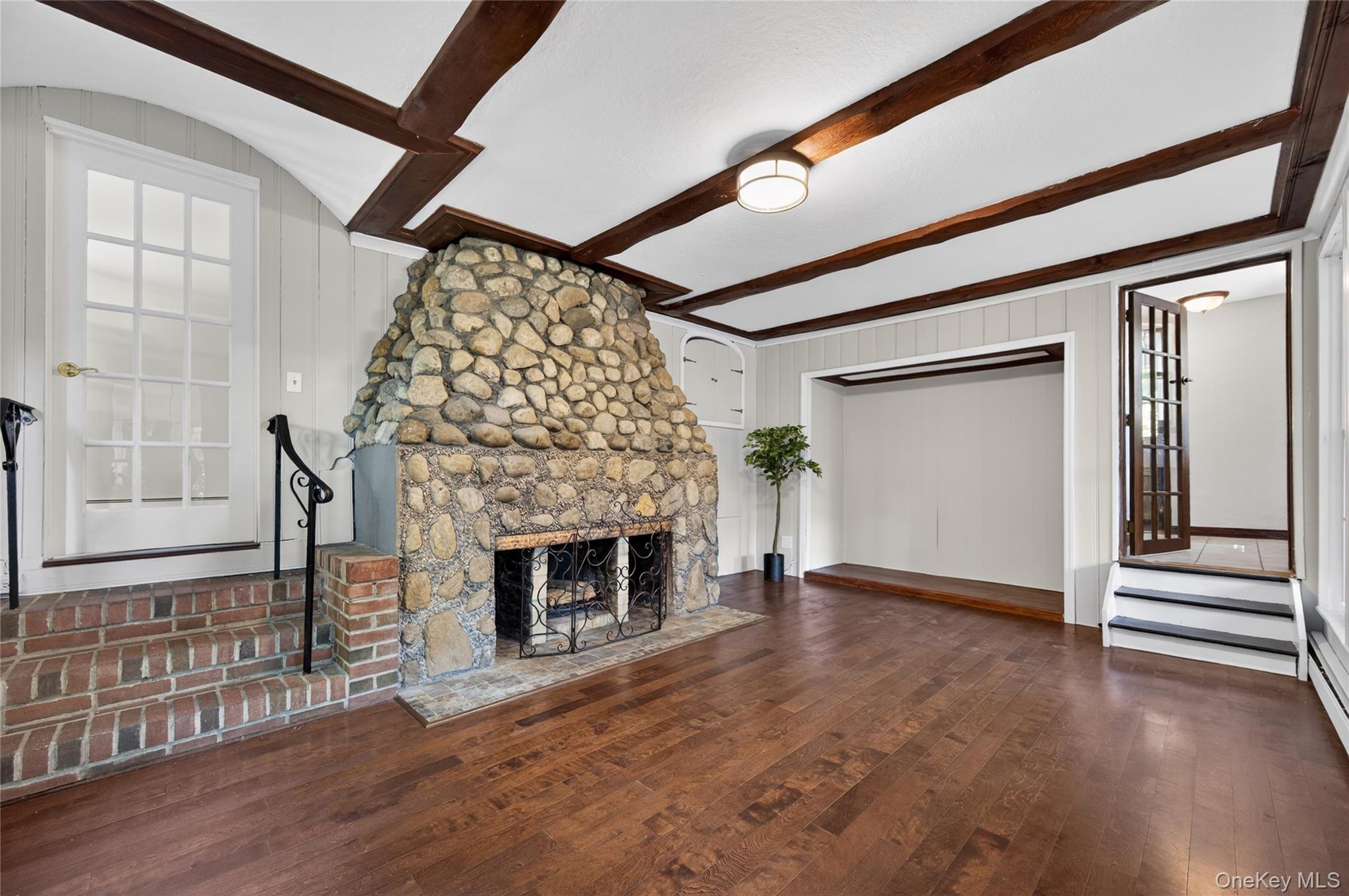  136 Lodge Avenue, Huntington Station, NY, 11746 - 物件實景