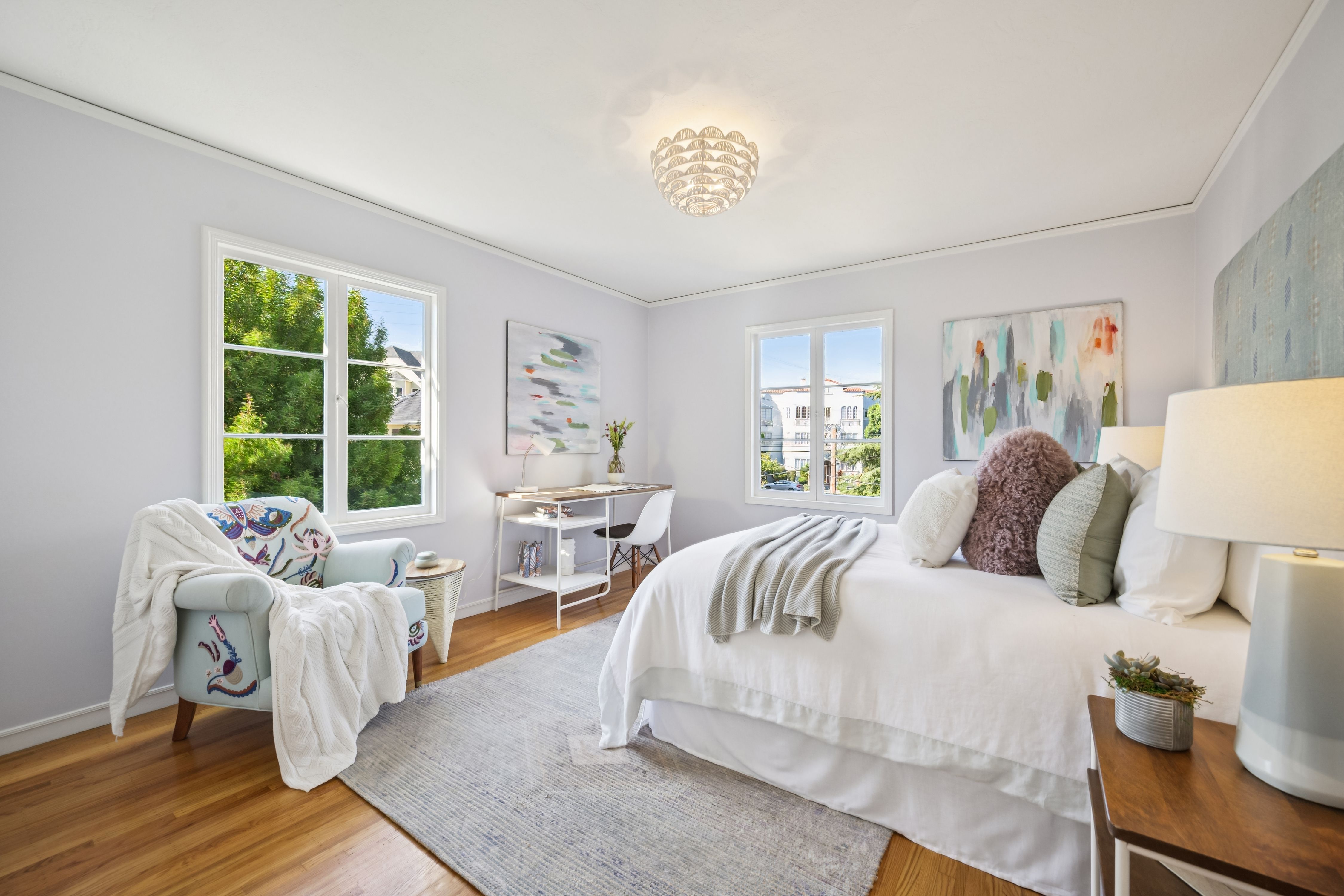  Spacious Corner-Lot Residence Offering Flexible Living Near Lake Merritt - 物件實景