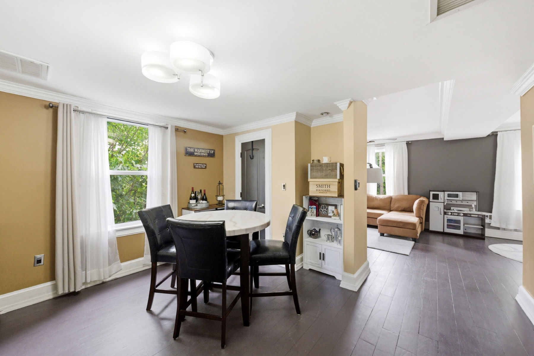  Fully Renovated Two Family Property - 物件實景