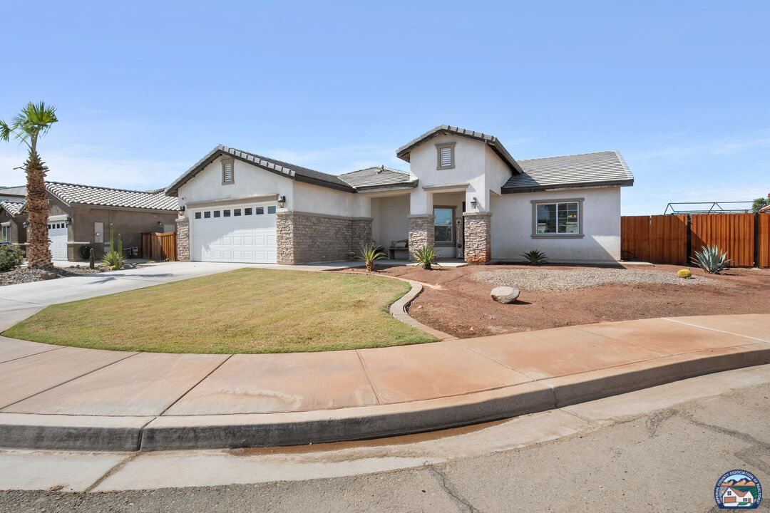 Imperial, California, 92251, United States, 4 Bedrooms Bedrooms, ,2 BathroomsBathrooms,Residential,For Sale,1969565