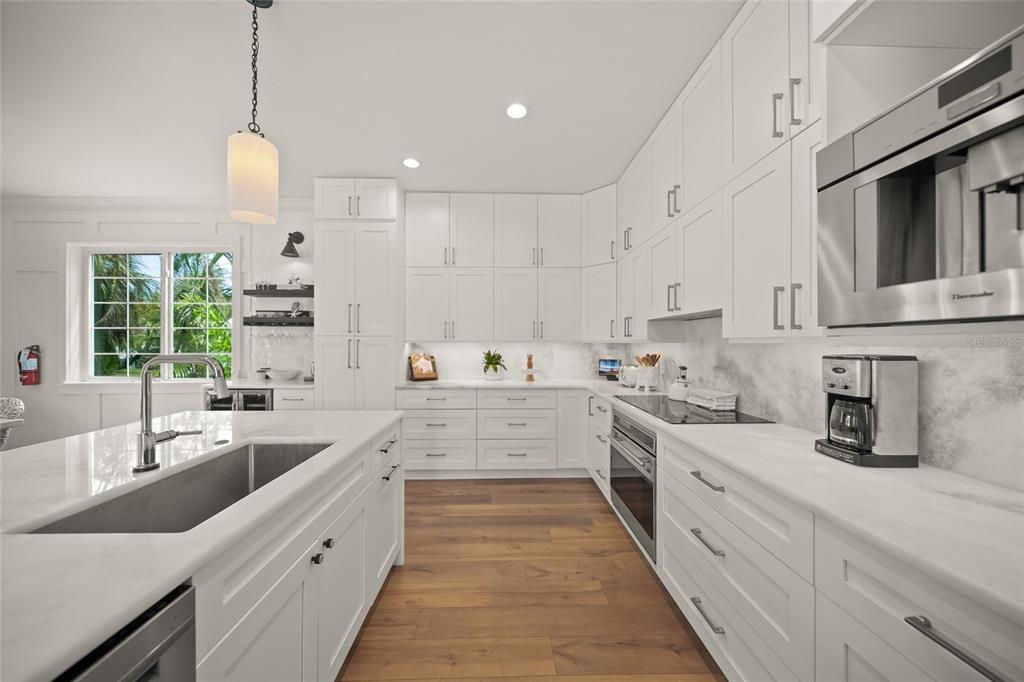 Anna Maria, Florida, 34216, United States, 5 Bedrooms Bedrooms, ,4 BathroomsBathrooms,Residential,For Sale,1819285