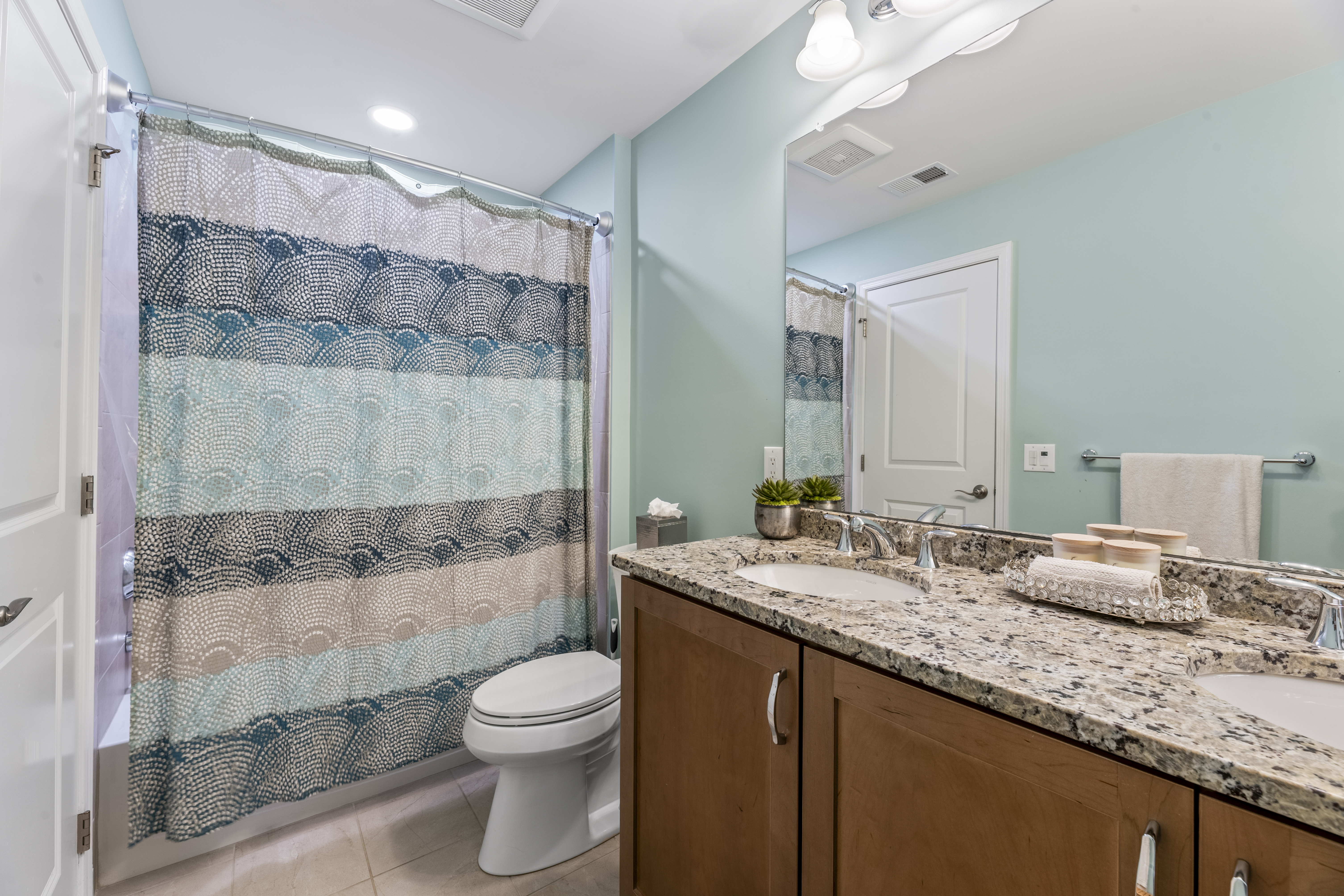 Holmdel, New Jersey, 07733, United States, 3 Bedrooms Bedrooms, ,4 BathroomsBathrooms,Residential,For Sale,1923321