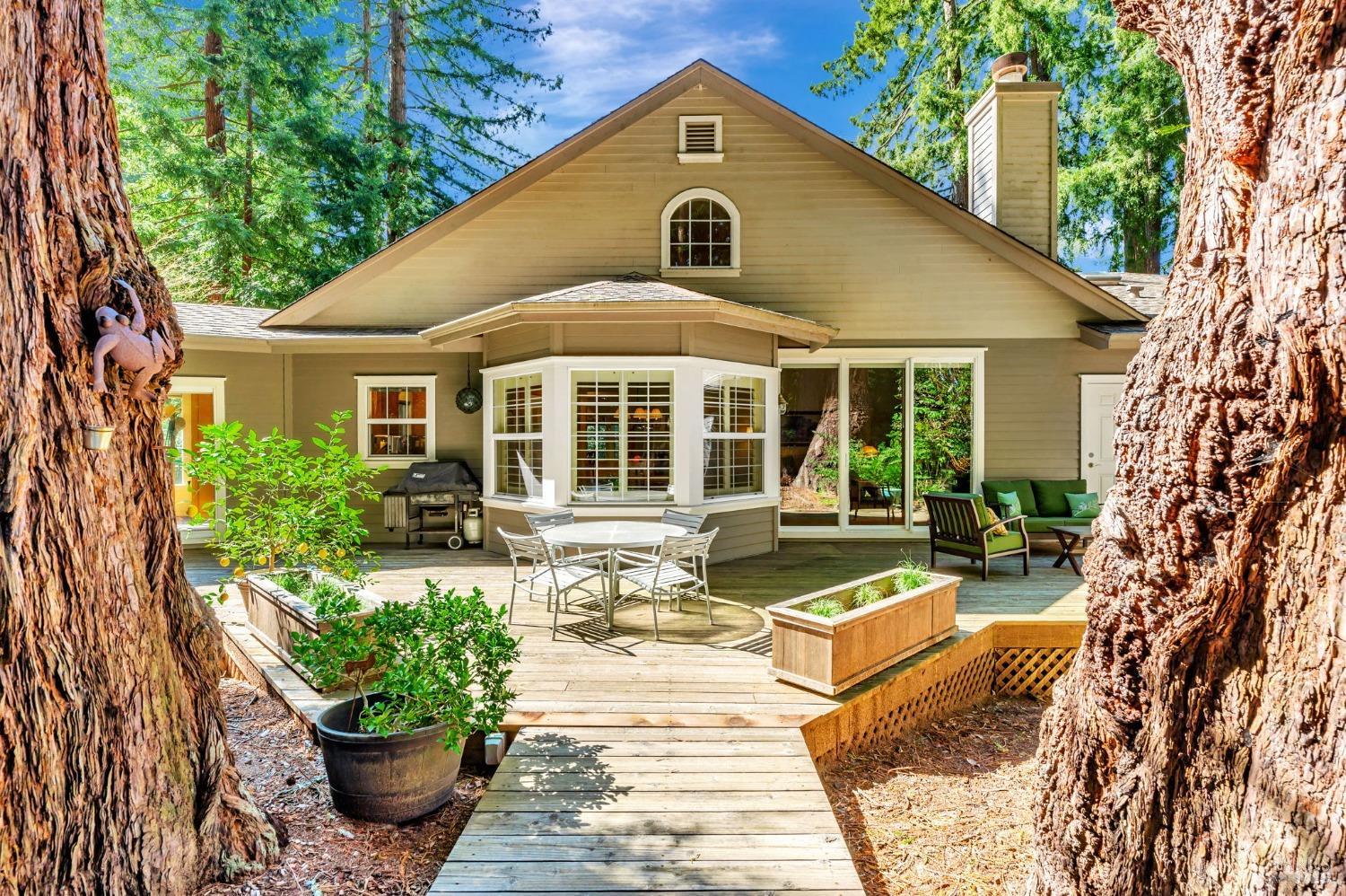 Sebastopol, California, 95472, United States, 4 Bedrooms Bedrooms, ,3 BathroomsBathrooms,Residential,For Sale,1989317