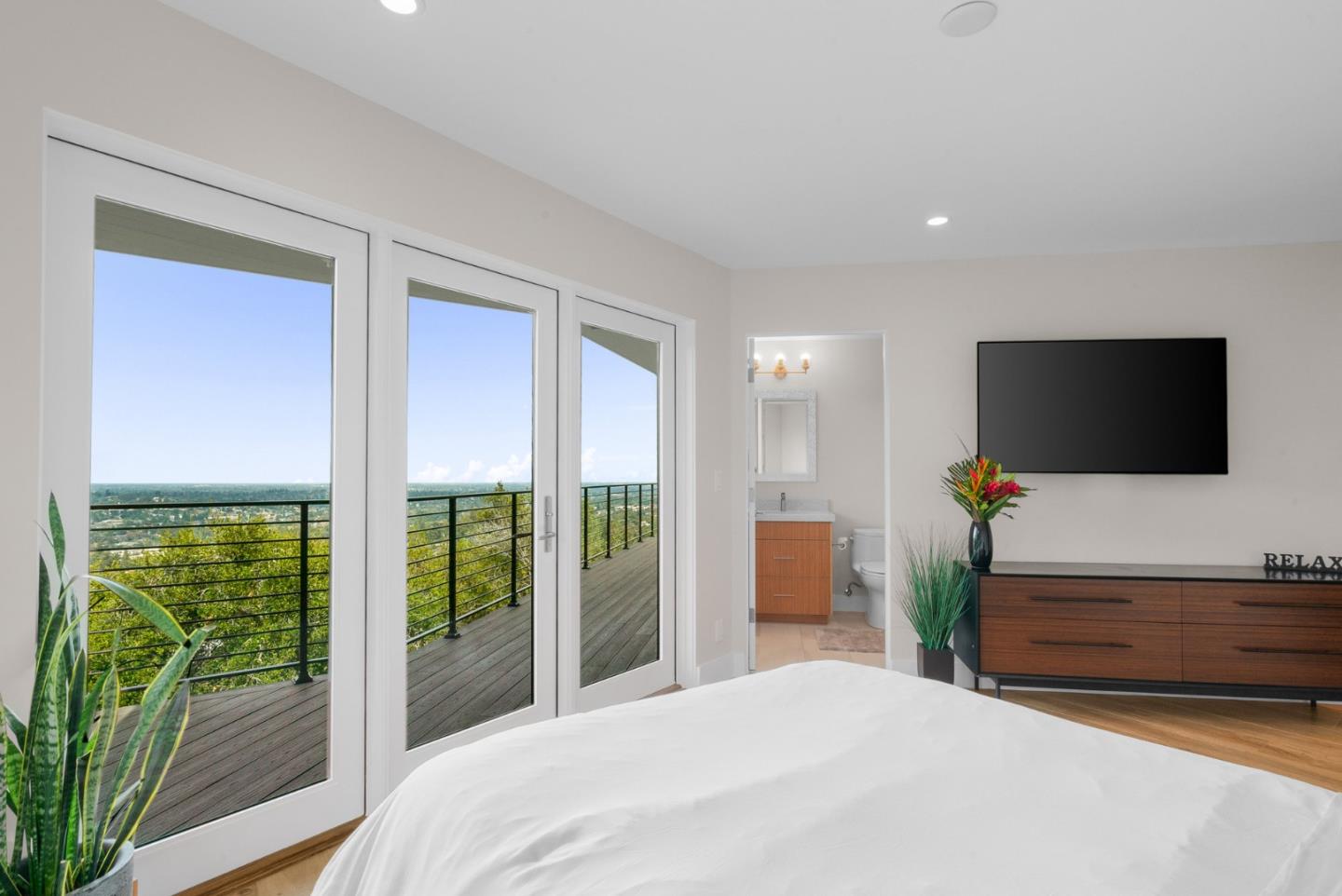 Los Gatos, California, 95030, United States, 5 Bedrooms Bedrooms, ,6 BathroomsBathrooms,Residential,For Sale,1997013