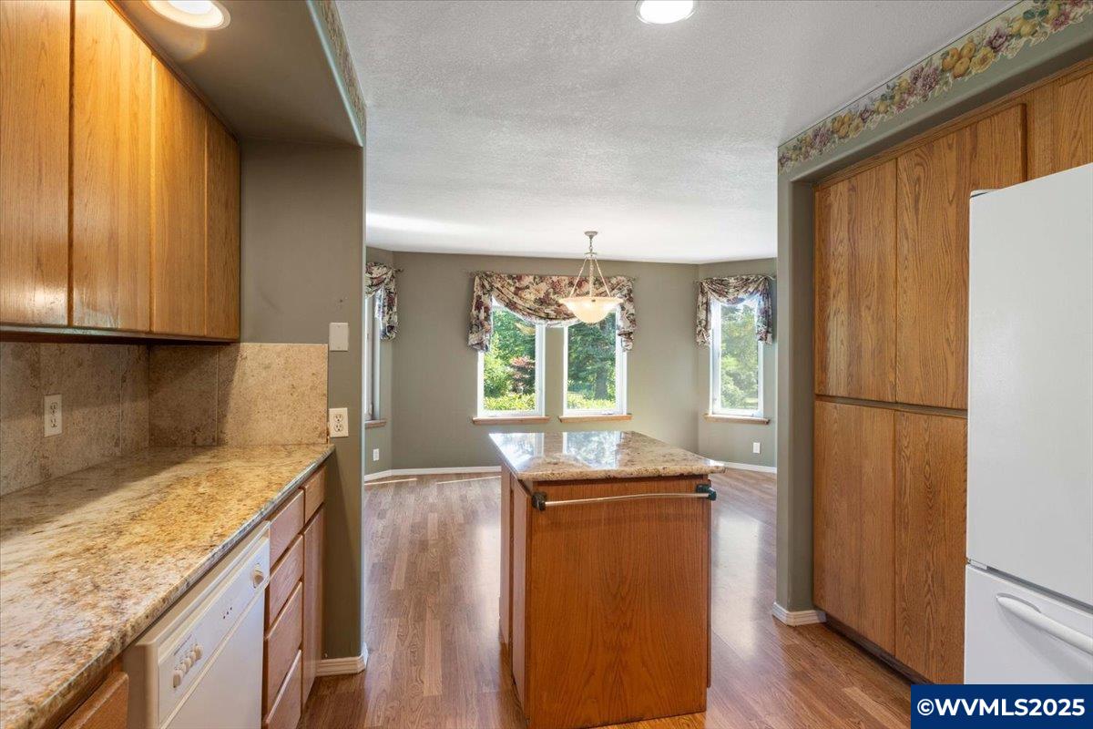 Lebanon, Oregon, 97355, United States, 3 Bedrooms Bedrooms, ,2 BathroomsBathrooms,Residential,For Sale,1991965