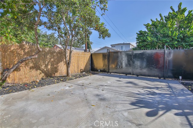 Los Angeles, California, 90002, United States, 3 Bedrooms Bedrooms, ,2 BathroomsBathrooms,Residential,For Sale,1986141