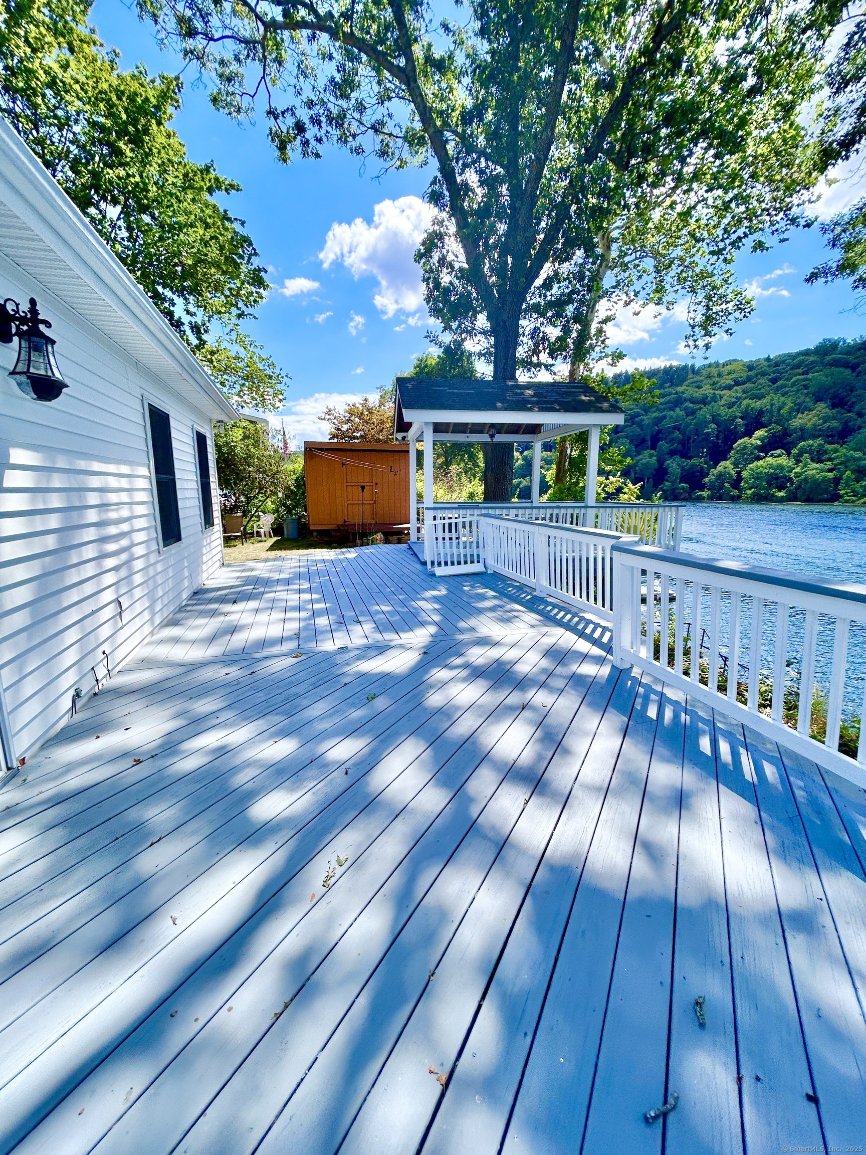 Seymour, Connecticut, 06483, United States, 3 Bedrooms Bedrooms, ,2 BathroomsBathrooms,Residential,For Sale,1933052