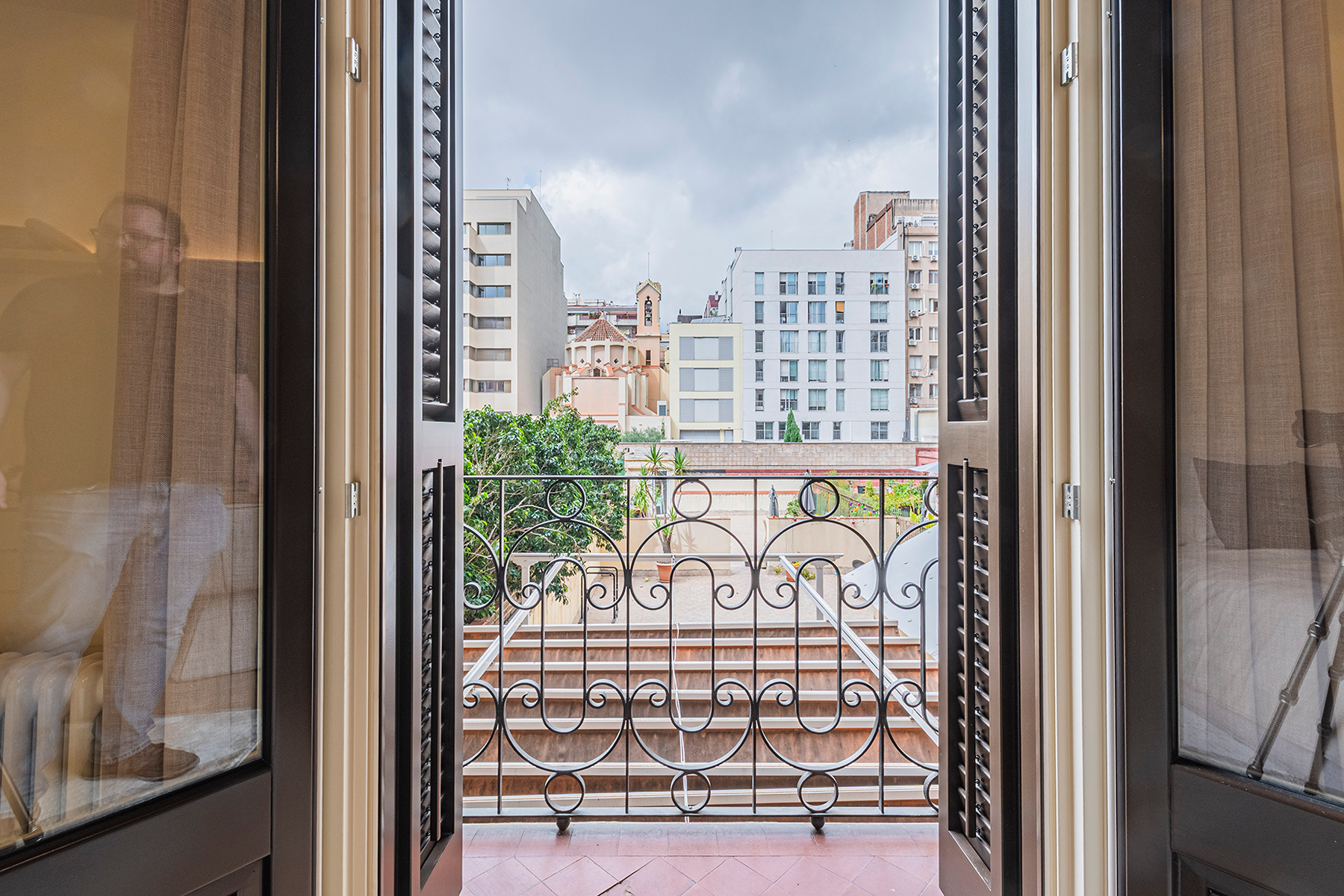  Renovated flat in historic building - L