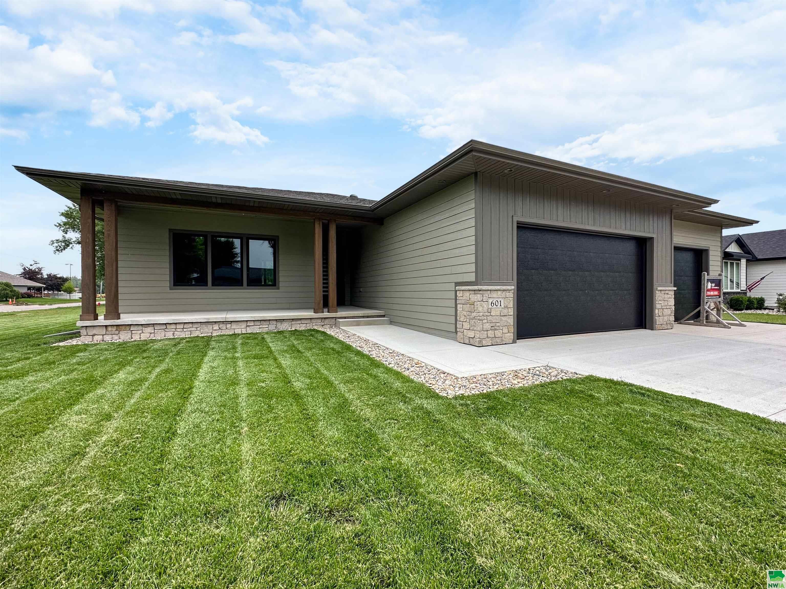 Sergeant Bluff, Iowa, 51054, United States, 3 Bedrooms Bedrooms, ,2 BathroomsBathrooms,Residential,For Sale,1921249