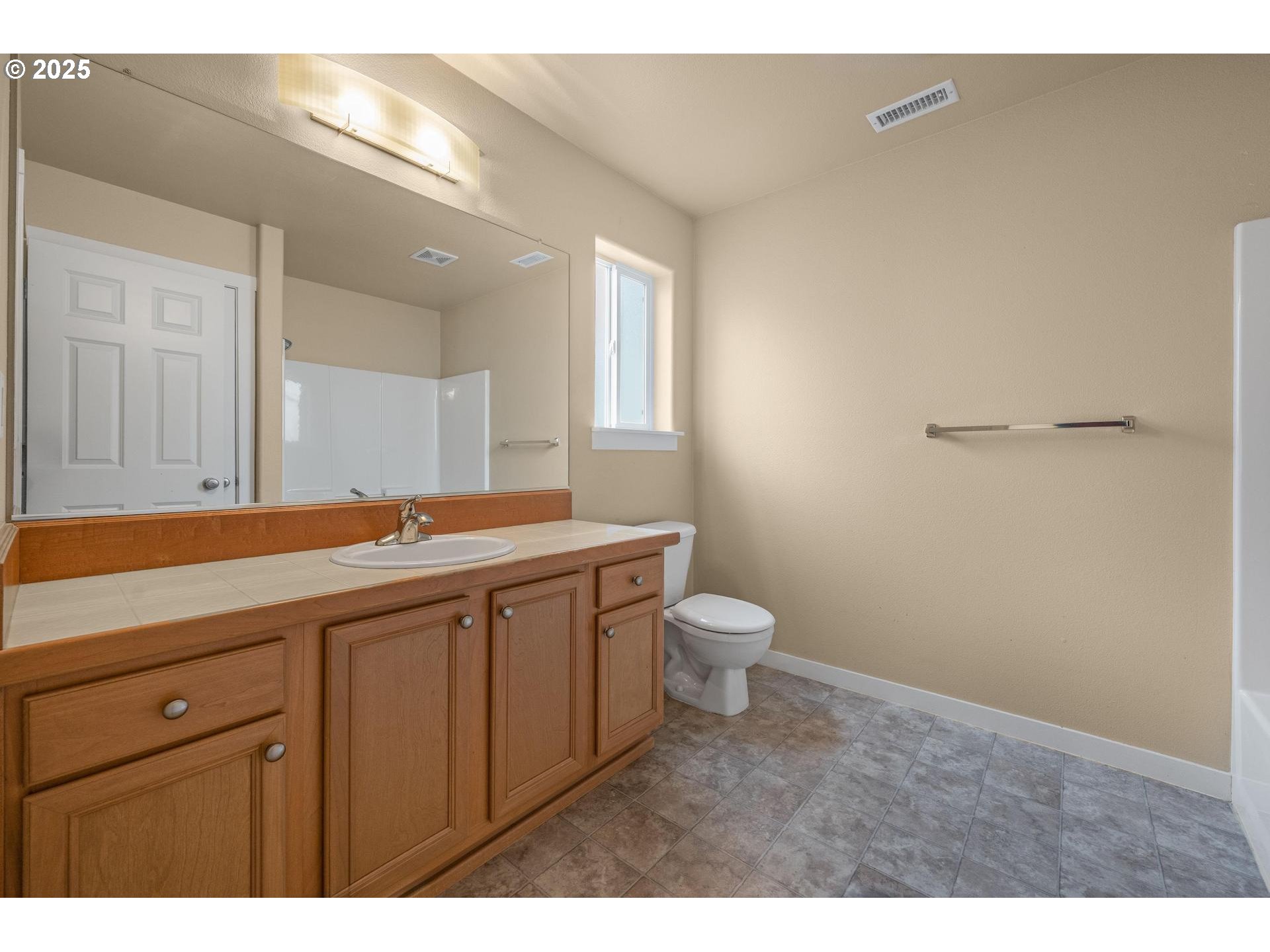 Portland, Oregon, 97225, United States, 3 Bedrooms Bedrooms, ,2 BathroomsBathrooms,Residential,For Sale,1995924