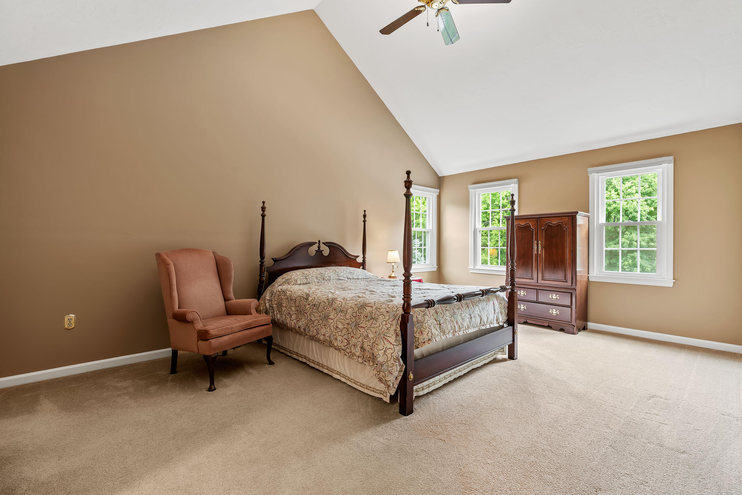  73 Hillando Drive, Shrewsbury, MA, 01545 - 物件實景