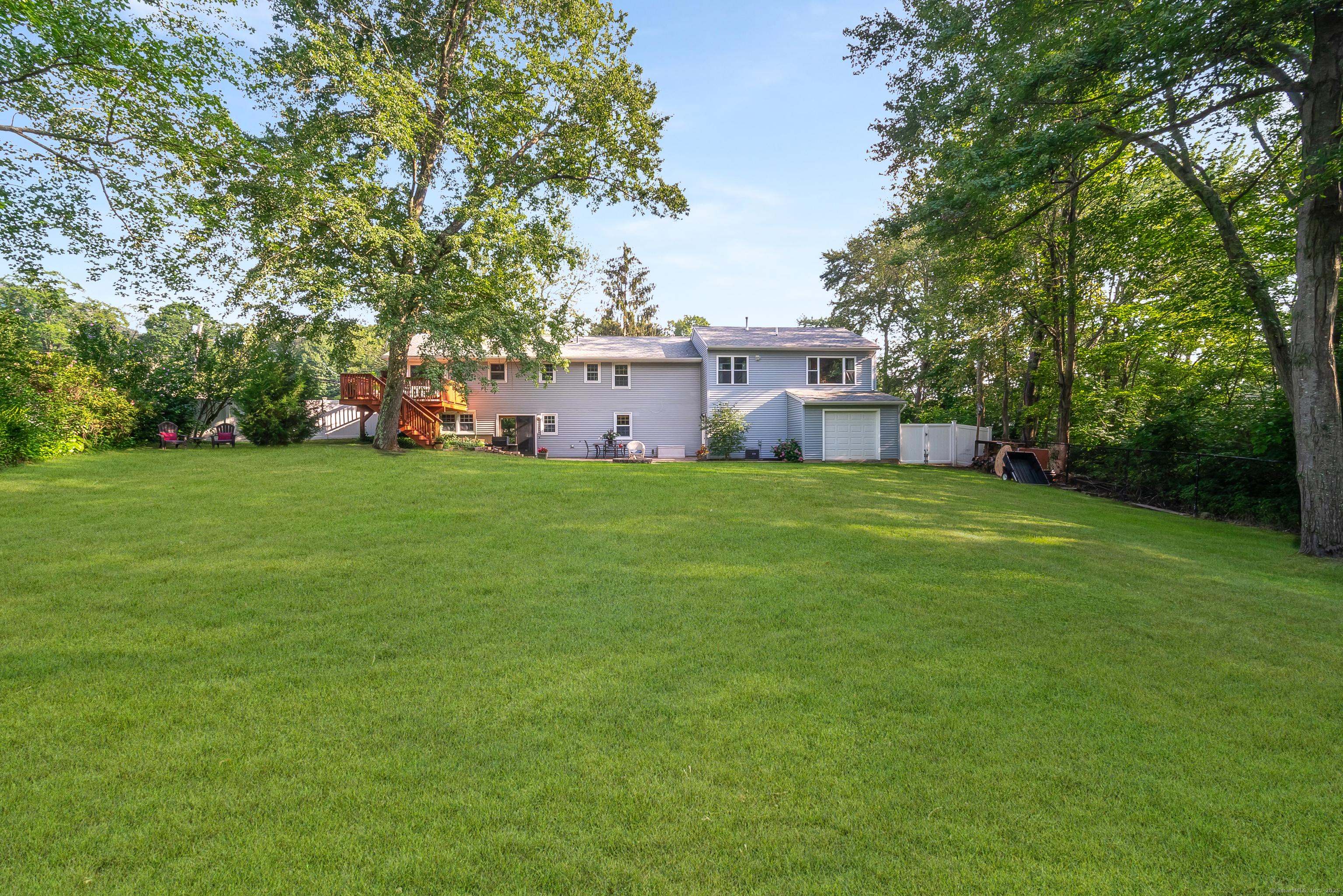 Southington, Connecticut, 06489, United States, 4 Bedrooms Bedrooms, ,4 BathroomsBathrooms,Residential,For Sale,1938423