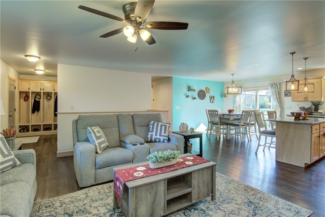 Cadott, Wisconsin, 54727, United States, 4 Bedrooms Bedrooms, ,2 BathroomsBathrooms,Residential,For Sale,1961468