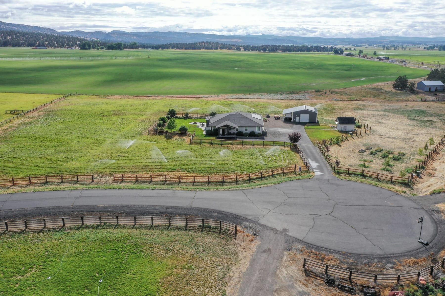 8933 NW Elizabeth Way Prineville, OR 97754 - 物件實景