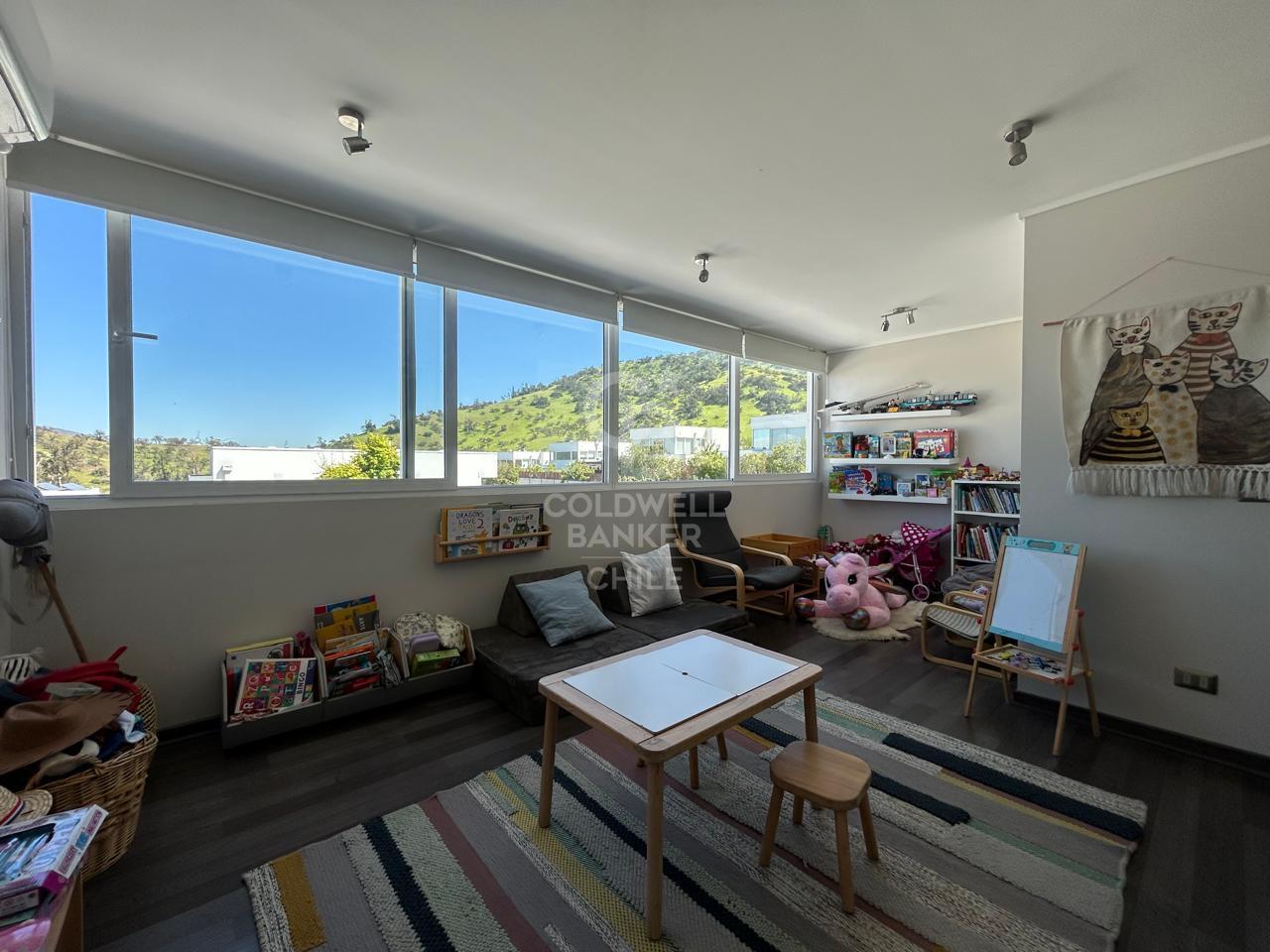 Lo Barnechea, Chile, 4 Bedrooms Bedrooms, ,3 BathroomsBathrooms,Residential,For Sale,1957290