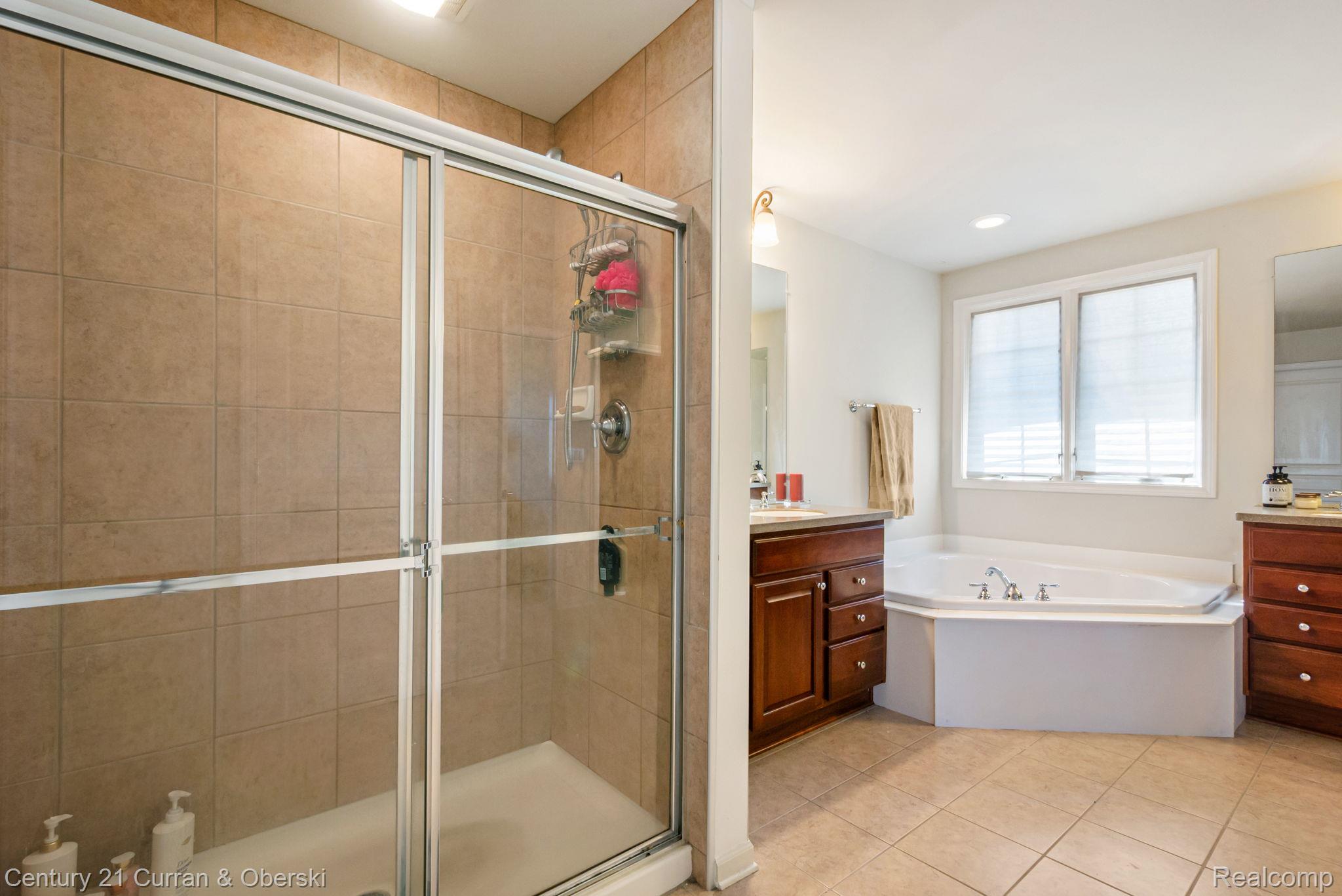 Northville, Michigan, 48168, United States, 5 Bedrooms Bedrooms, ,6 BathroomsBathrooms,Residential,For Sale,2048857