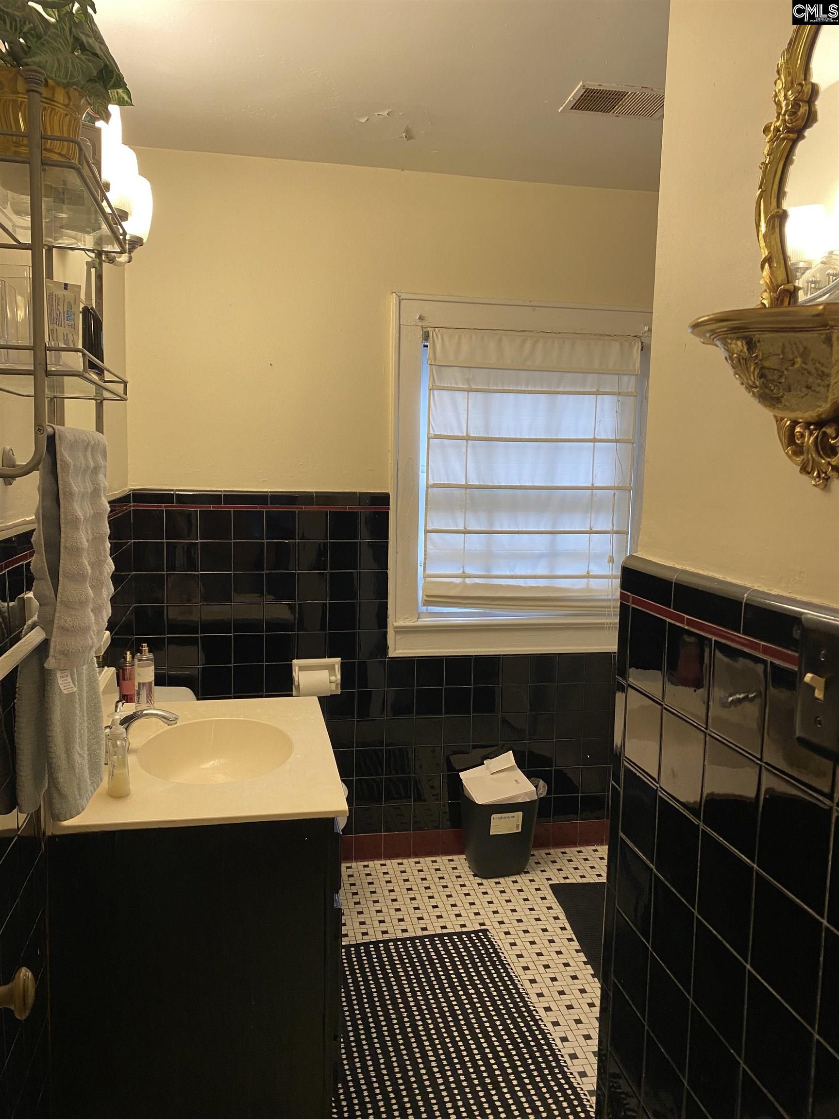 Columbia, South Carolina, 29205, United States, ,3 BathroomsBathrooms,Residential,For Sale,1958512