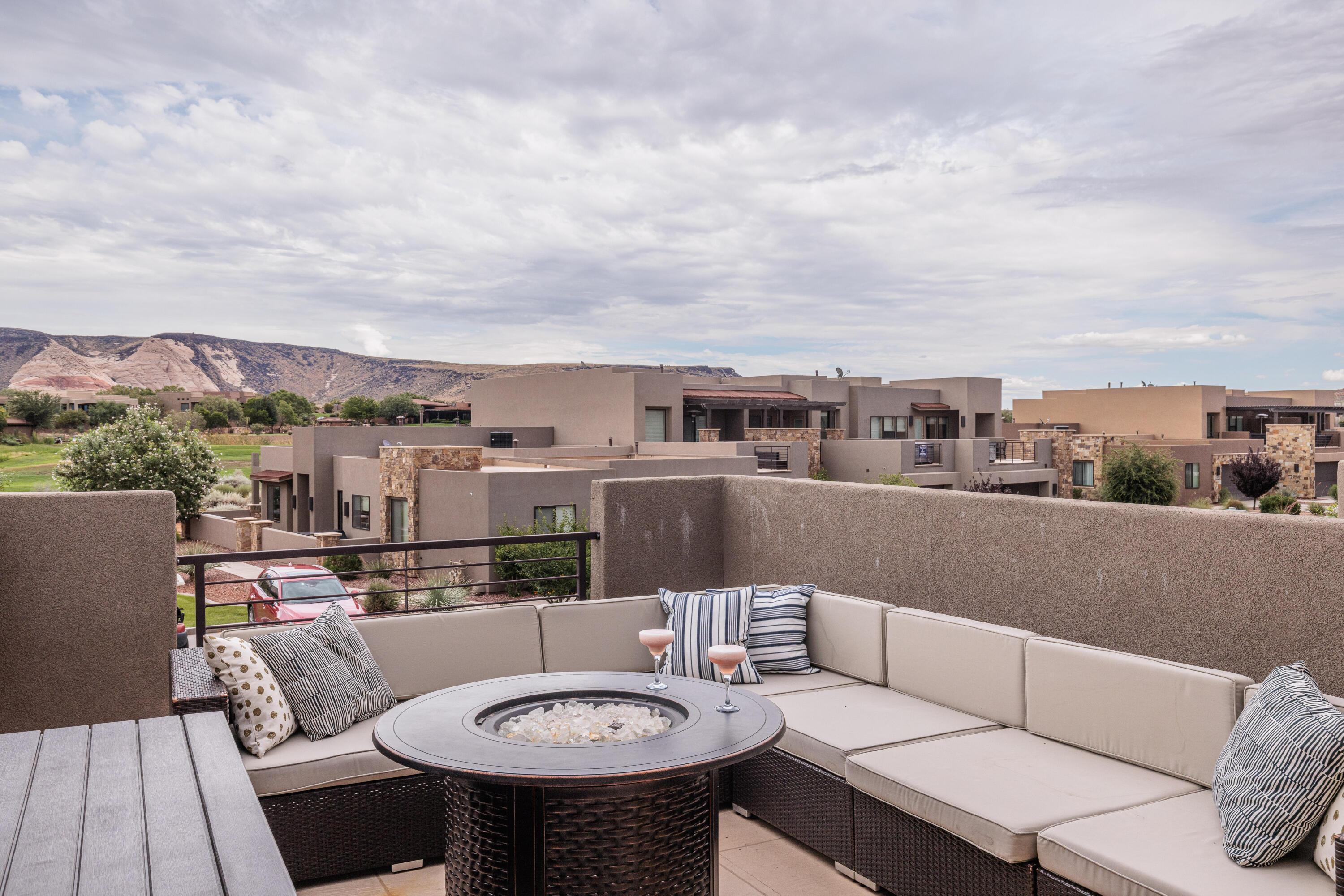 St George, Utah, 84770, United States, 3 Bedrooms Bedrooms, ,5 BathroomsBathrooms,Residential,For Sale,1974554