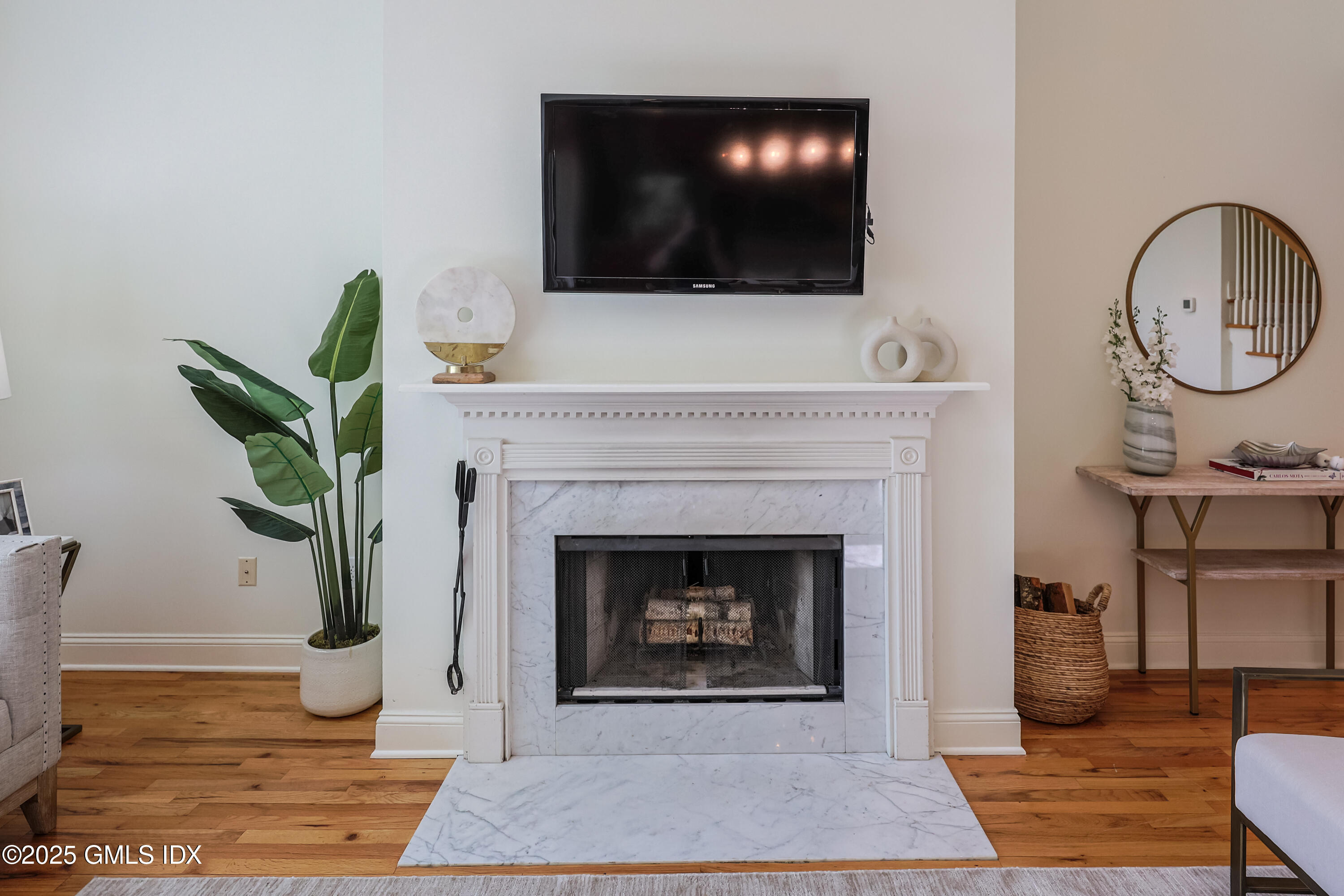 Old Greenwich, Connecticut, 06870, United States, 4 Bedrooms Bedrooms, ,5 BathroomsBathrooms,Residential,For Sale,1821609