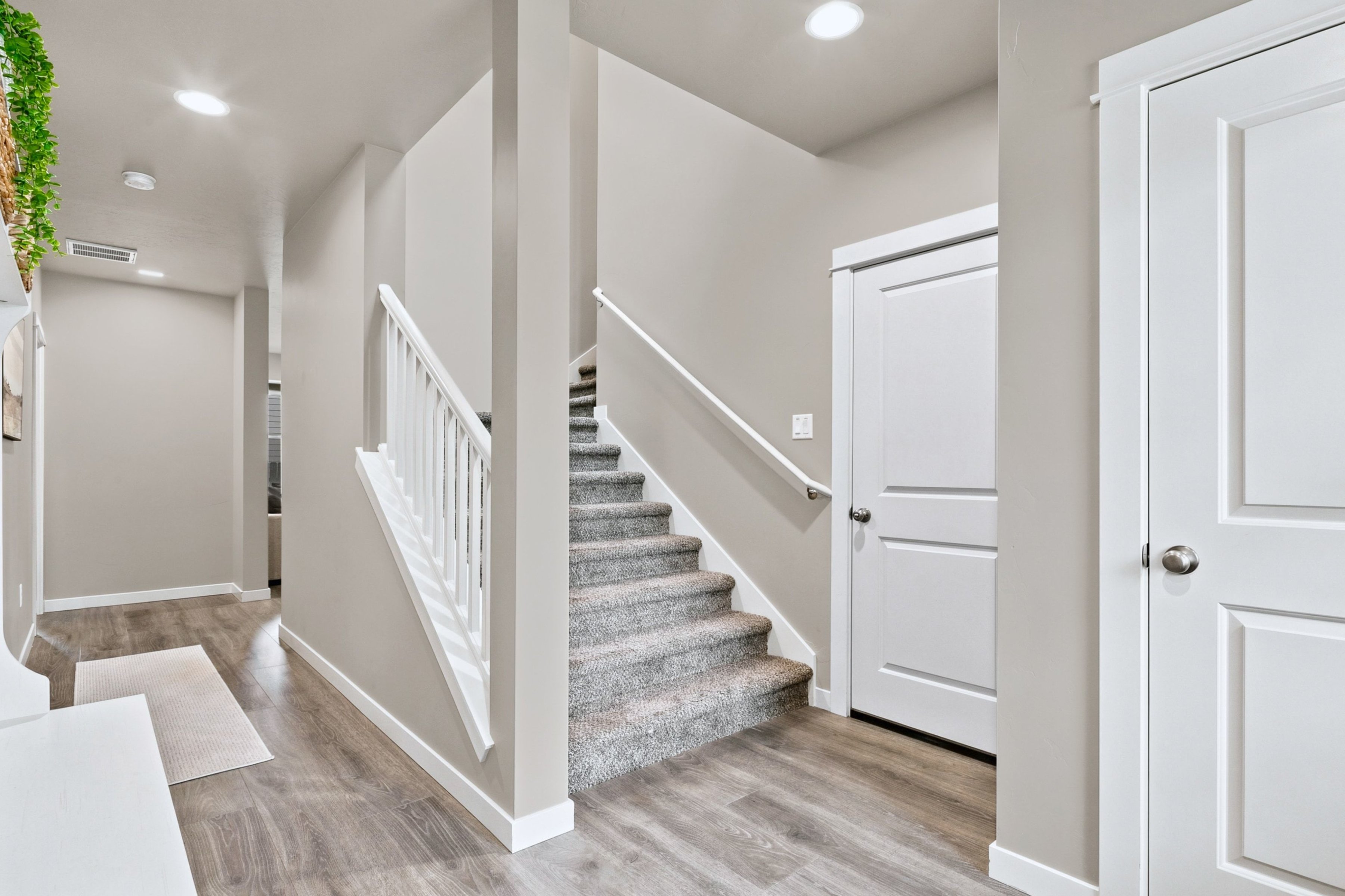  Modern Craftsman Offering Main-Level Primary & RV Parking - 物件實景