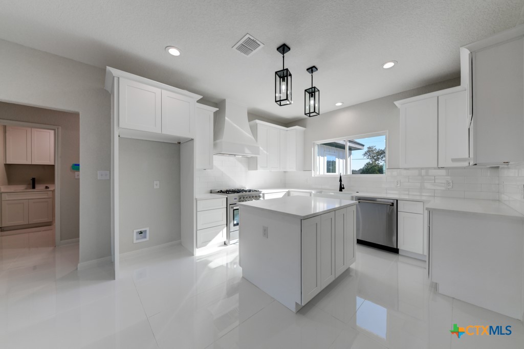 329 Stallion Springs Drive, Fischer, Texas, 78623, United States, 3 Bedrooms Bedrooms, ,2 BathroomsBathrooms,Residential,For Sale,329 Stallion Springs Drive,1673435