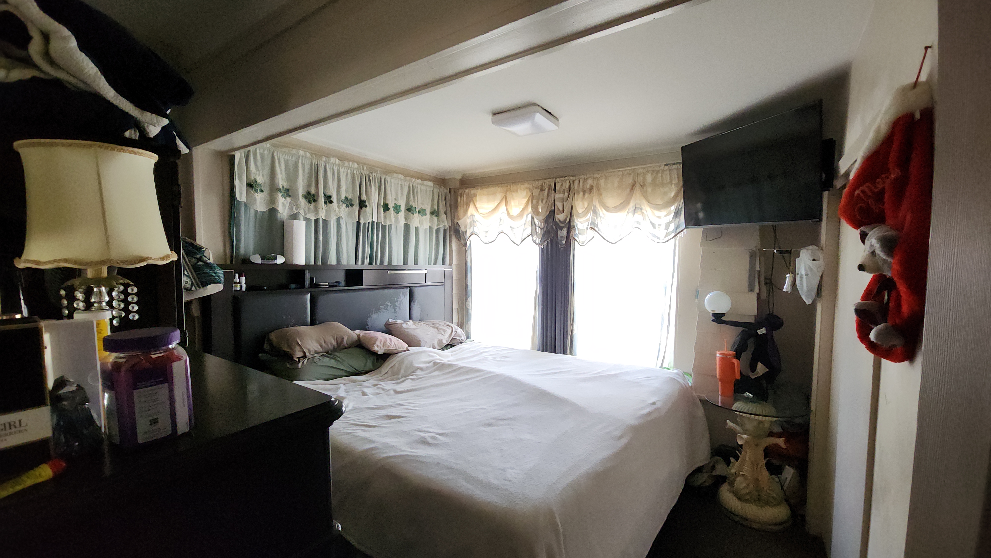 Elmhurst, New York, 11373, United States, 10 Bedrooms Bedrooms, ,3 BathroomsBathrooms,Residential,For Sale,1895054