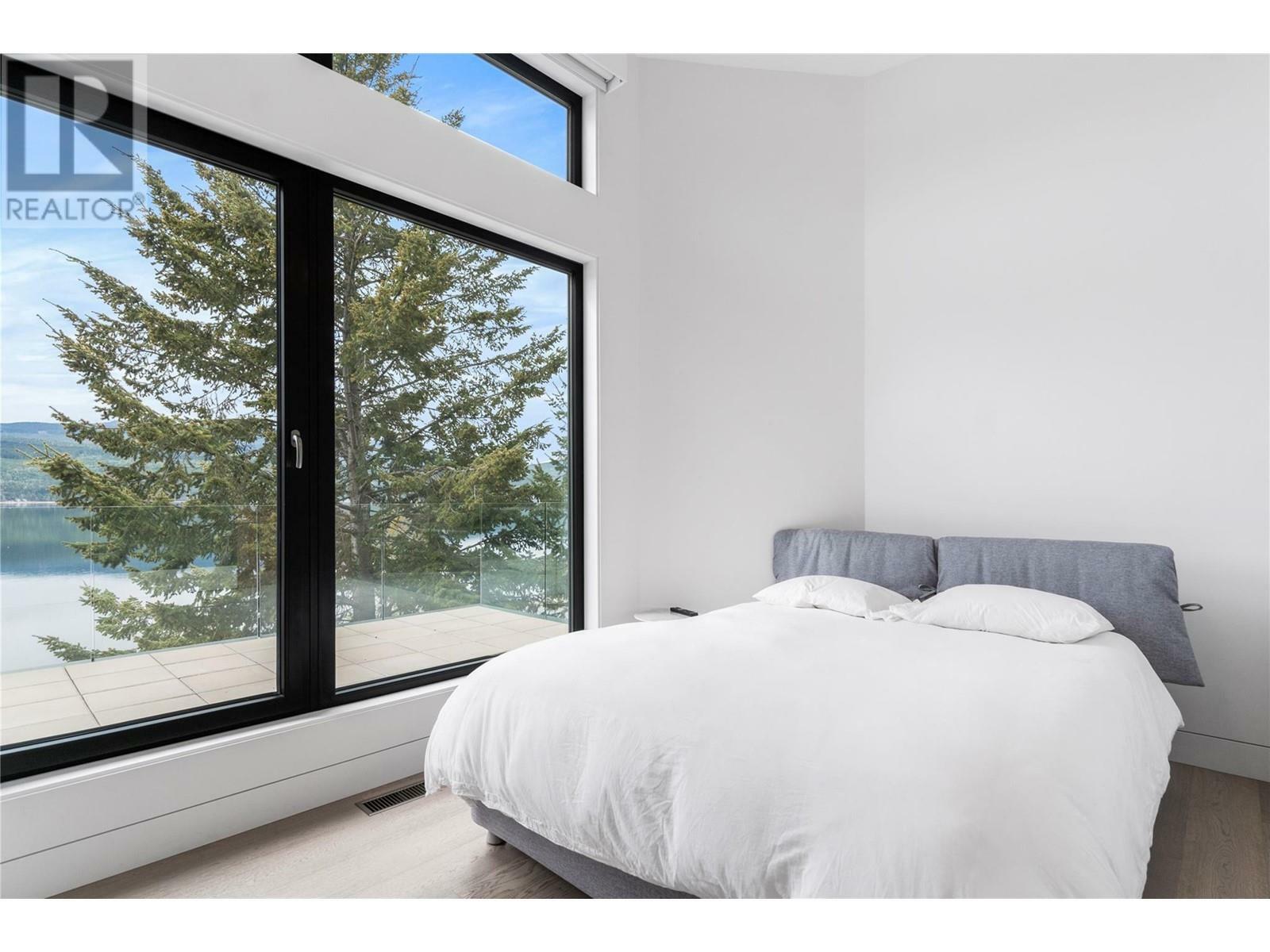 ANGLEMONT, British Columbia, V0E 1M8, CA, 5 Bedrooms Bedrooms, ,3 BathroomsBathrooms,Residential,For Sale,1836909